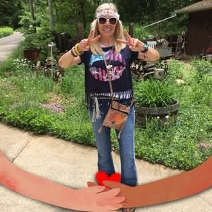 Meet your Posher, Dennise